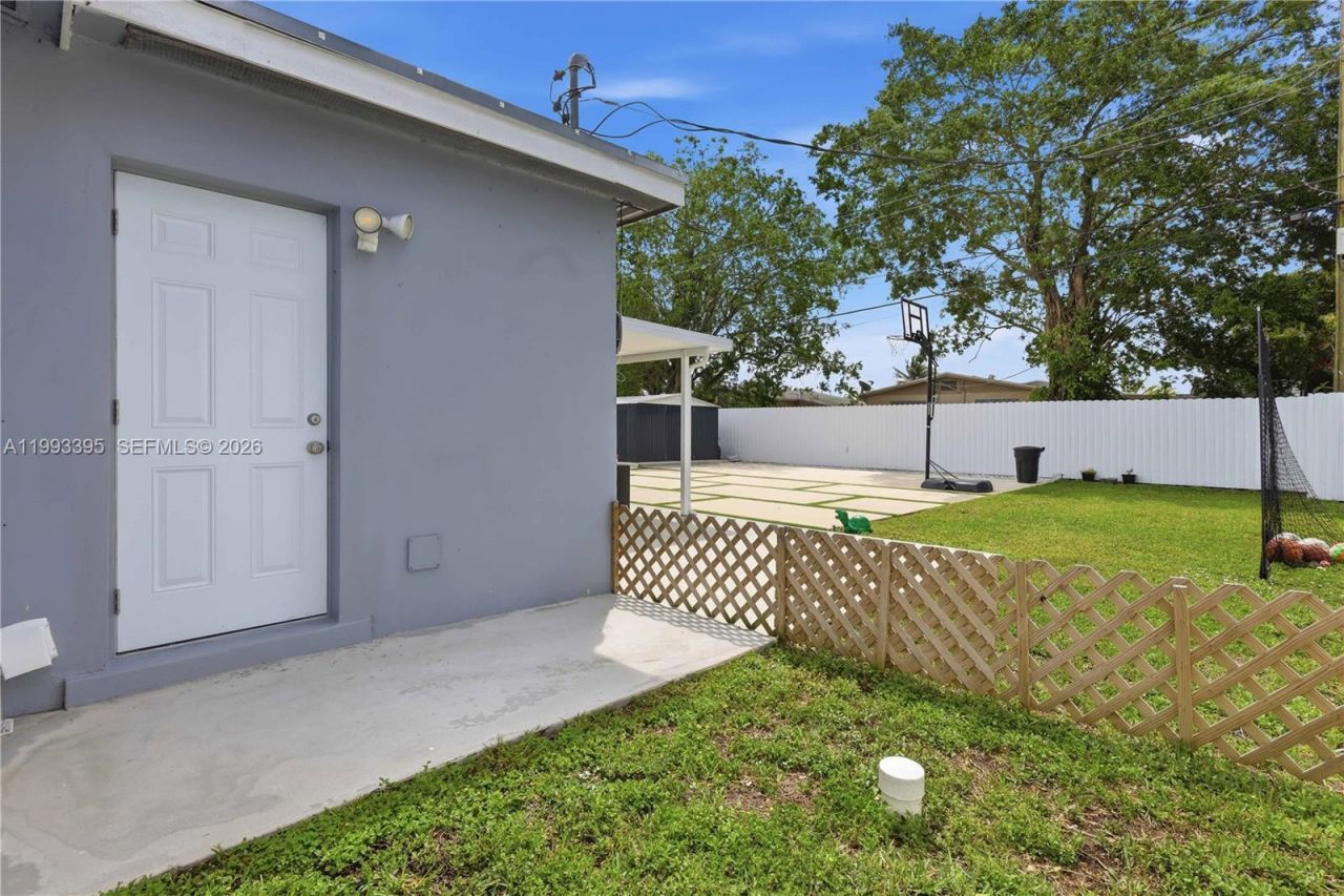 7390 Cleveland St , Hollywood, FL 33024 Photo