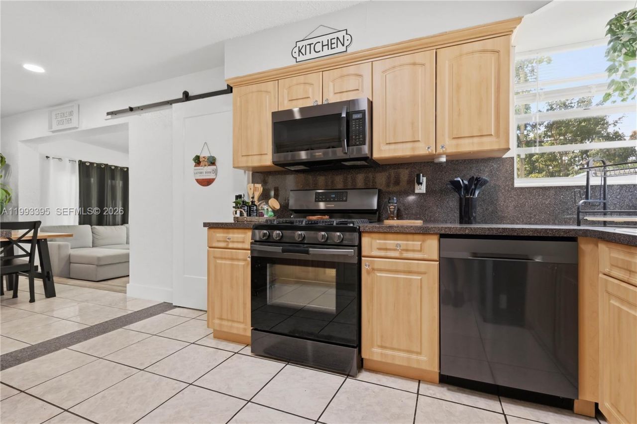 7390 Cleveland St , Hollywood, FL 33024 Photo