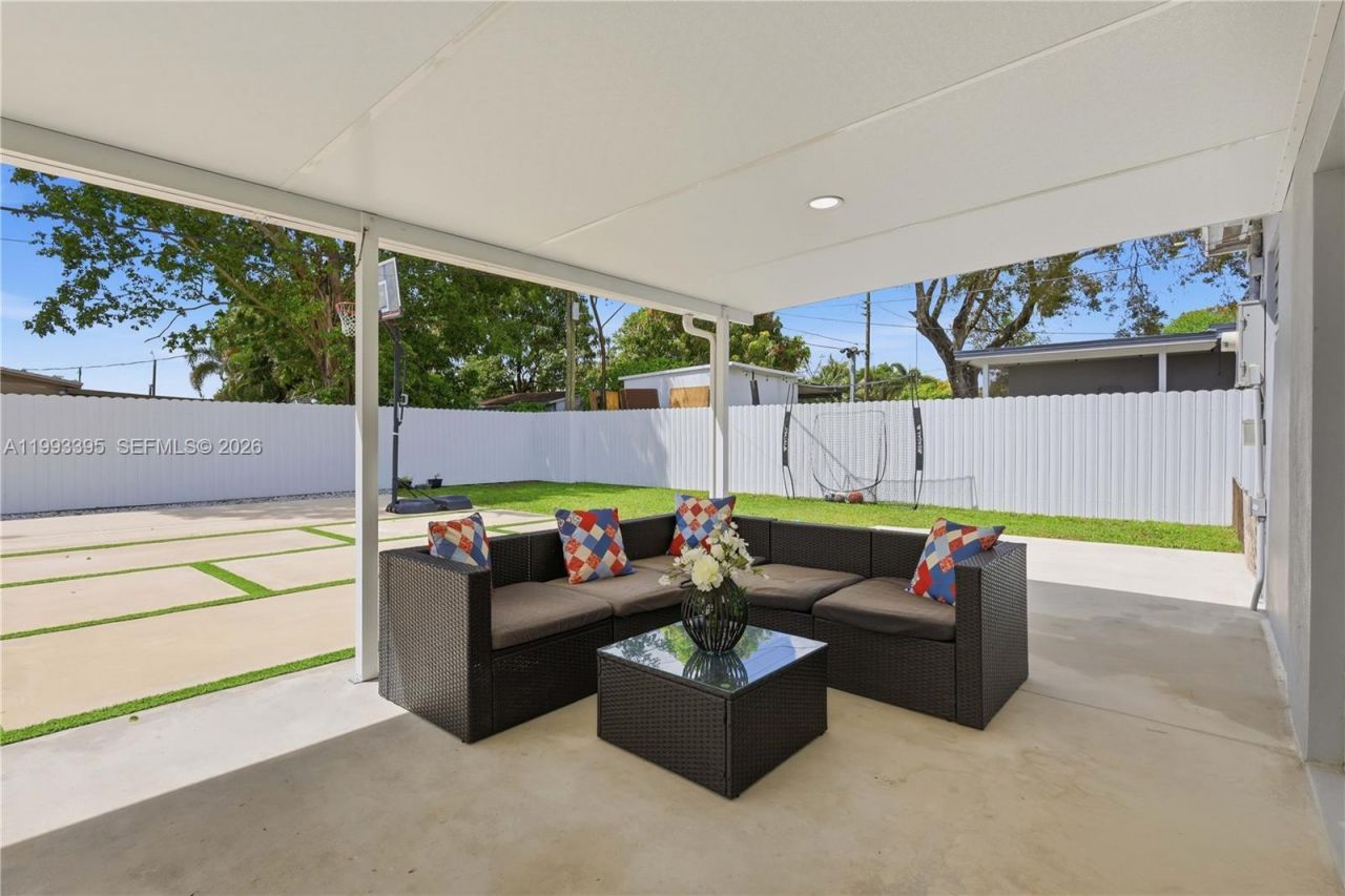 7390 Cleveland St , Hollywood, FL 33024 Photo