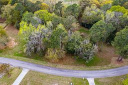 000 Saluda Drive photo 4