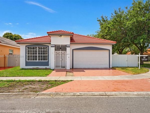 8852 NW 147th Ln , Miami Lakes, FL 33018