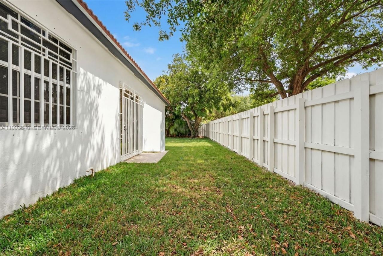 8852 NW 147th Ln , Miami Lakes, FL 33018 Photo