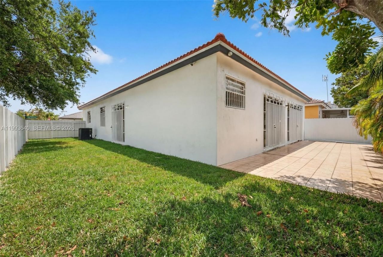 8852 NW 147th Ln , Miami Lakes, FL 33018 Photo