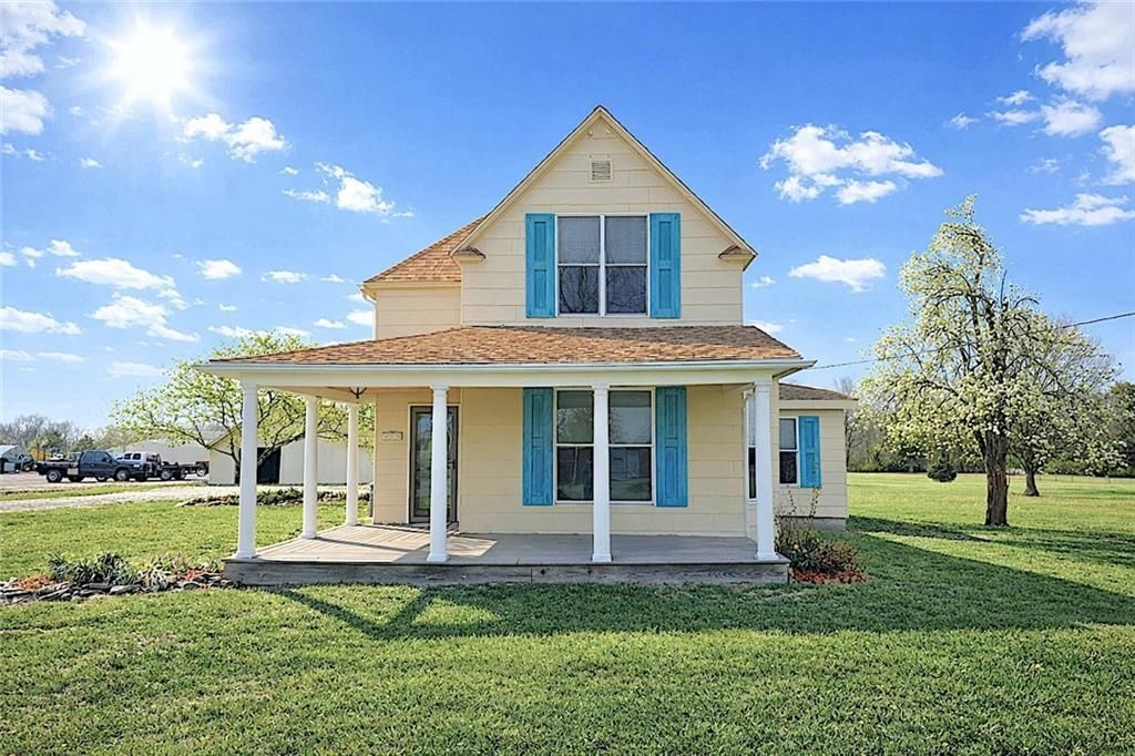 819 W 7th Avenue, Garnett, KS 66032 Main Photo