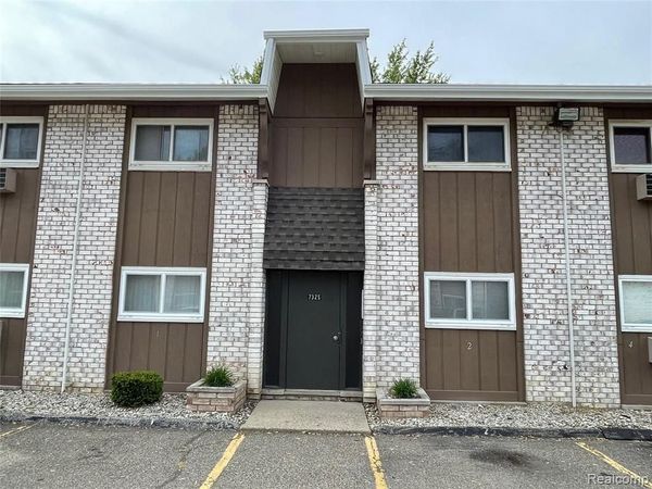 7590 WOODVIEW st Unit #1, Westland, MI 48185