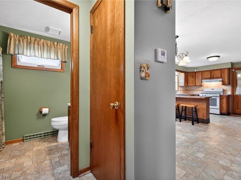 720 Springfield Road, Unit D, Columbiana, OH 44408 Photo 12