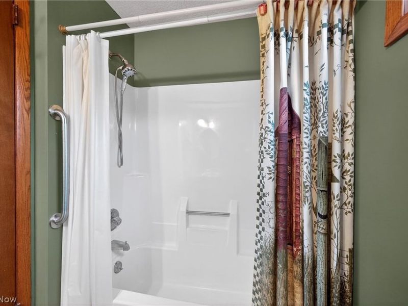 720 Springfield Road, Unit D, Columbiana, OH 44408 Photo 14