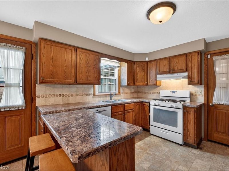 720 Springfield Road, Unit D, Columbiana, OH 44408 Photo 7