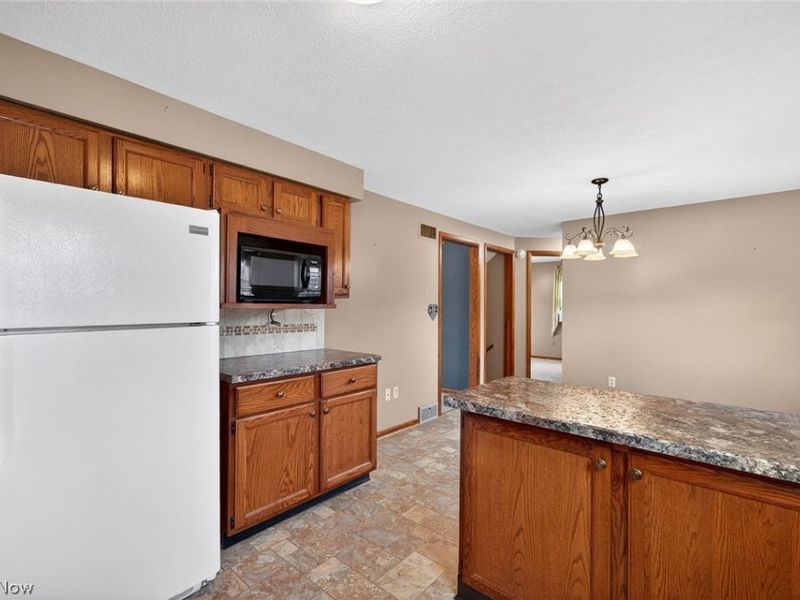 720 Springfield Road, Unit D, Columbiana, OH 44408 Photo 8