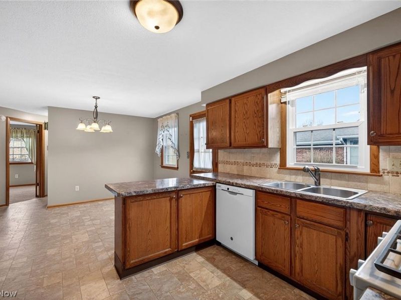 720 Springfield Road, Unit D, Columbiana, OH 44408 Photo 9