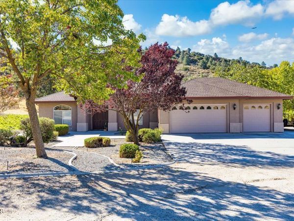 26450 Cumberland Road, Tehachapi, CA 93561
