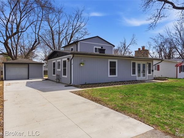 6351 Beth, Green Oak Twp, MI 48116