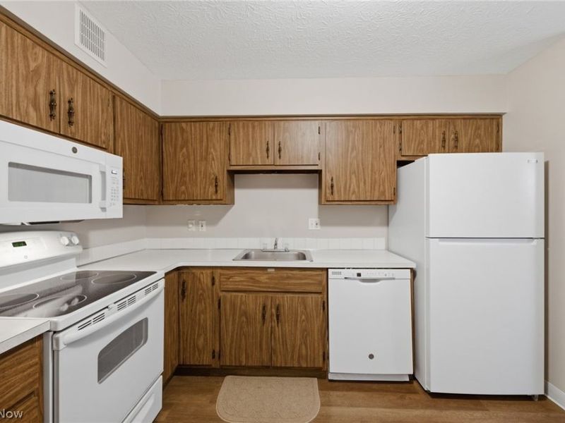 4187 Columbia Road , North Olmsted, OH 44070 Photo 8