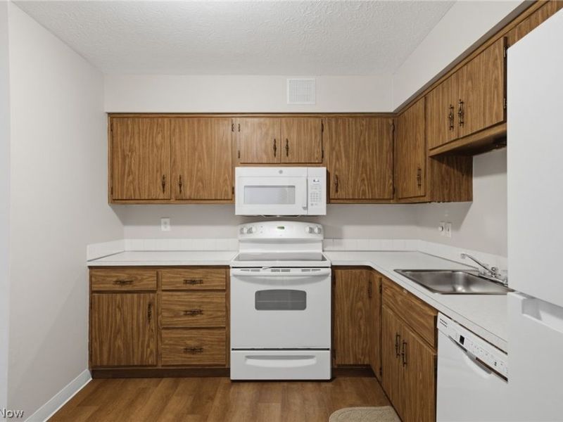 4187 Columbia Road , North Olmsted, OH 44070 Photo 9