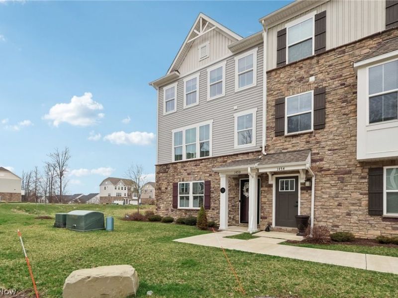 1450 Caymus Court , Avon, OH 44011 Photo 2