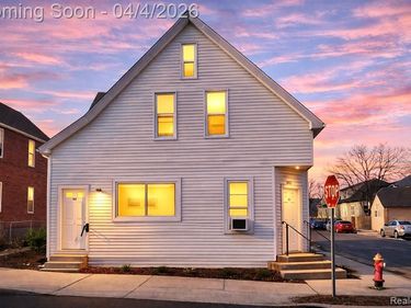 2433 Pulaski Street, Hamtramck, MI 48212