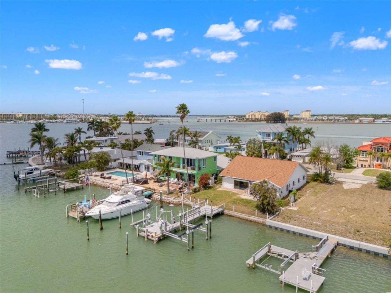 811 Bay Point Drive, Madeira Beach, FL 33708 Photo