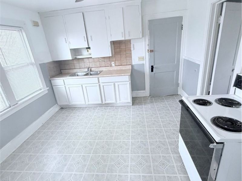 14011 Glendale Avenue , Unit UP / DOWN, Cleveland, OH 44128 Photo 24