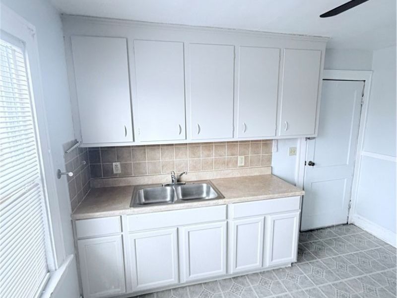 14011 Glendale Avenue , Unit UP / DOWN, Cleveland, OH 44128 Photo 4