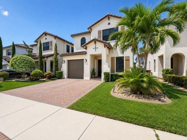 9776 W 34th Ave, Hialeah, FL 33018