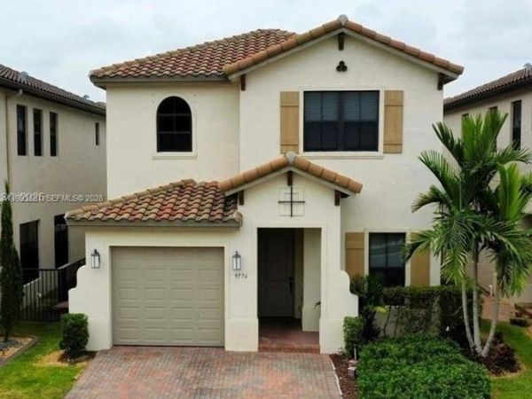 9776 W 34th Ave , Hialeah, FL 33018