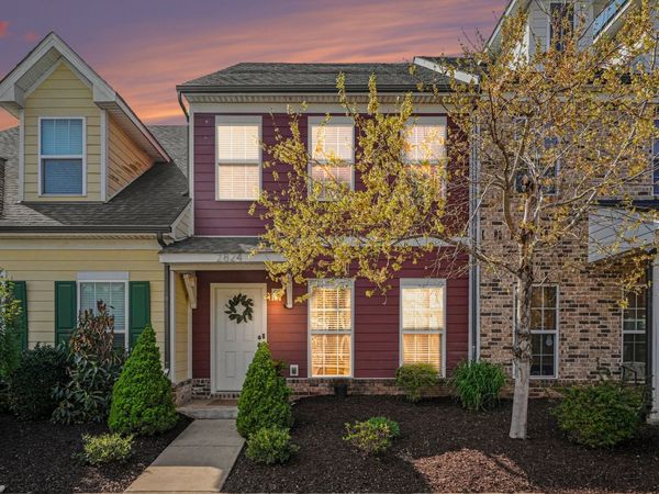 2824 Sterlingshire Dr, Murfreesboro, TN 37128