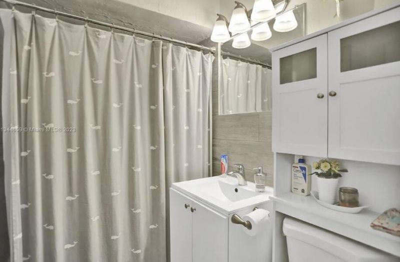 2552 Wiley Street, Hollywood, FL 33020 Photo