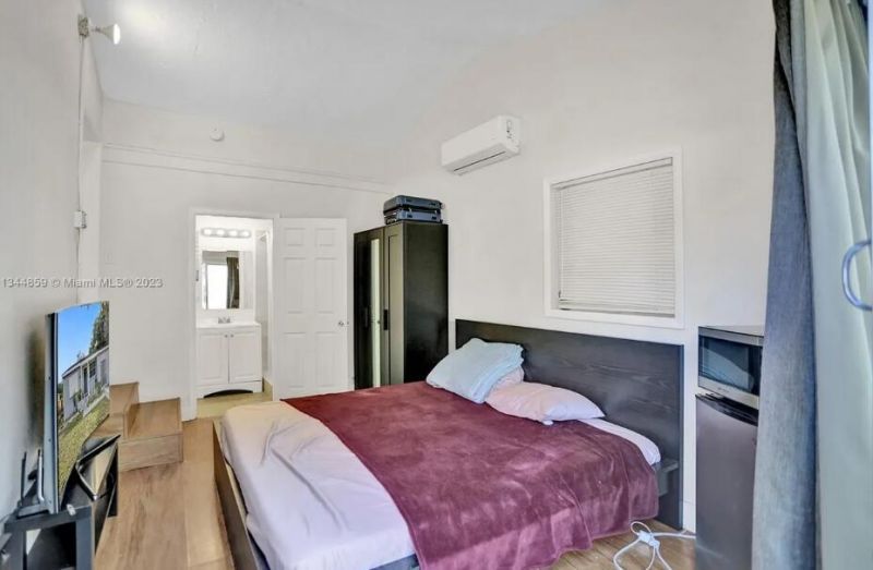 2552 Wiley Street, Hollywood, FL 33020 Photo