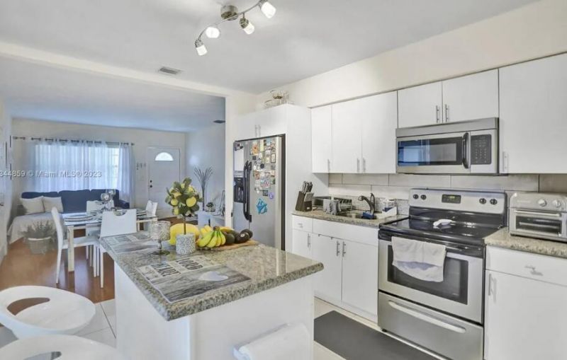 2552 Wiley Street, Hollywood, FL 33020 Photo