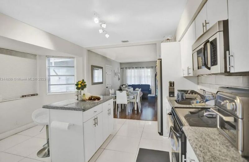 2552 Wiley Street, Hollywood, FL 33020 Photo