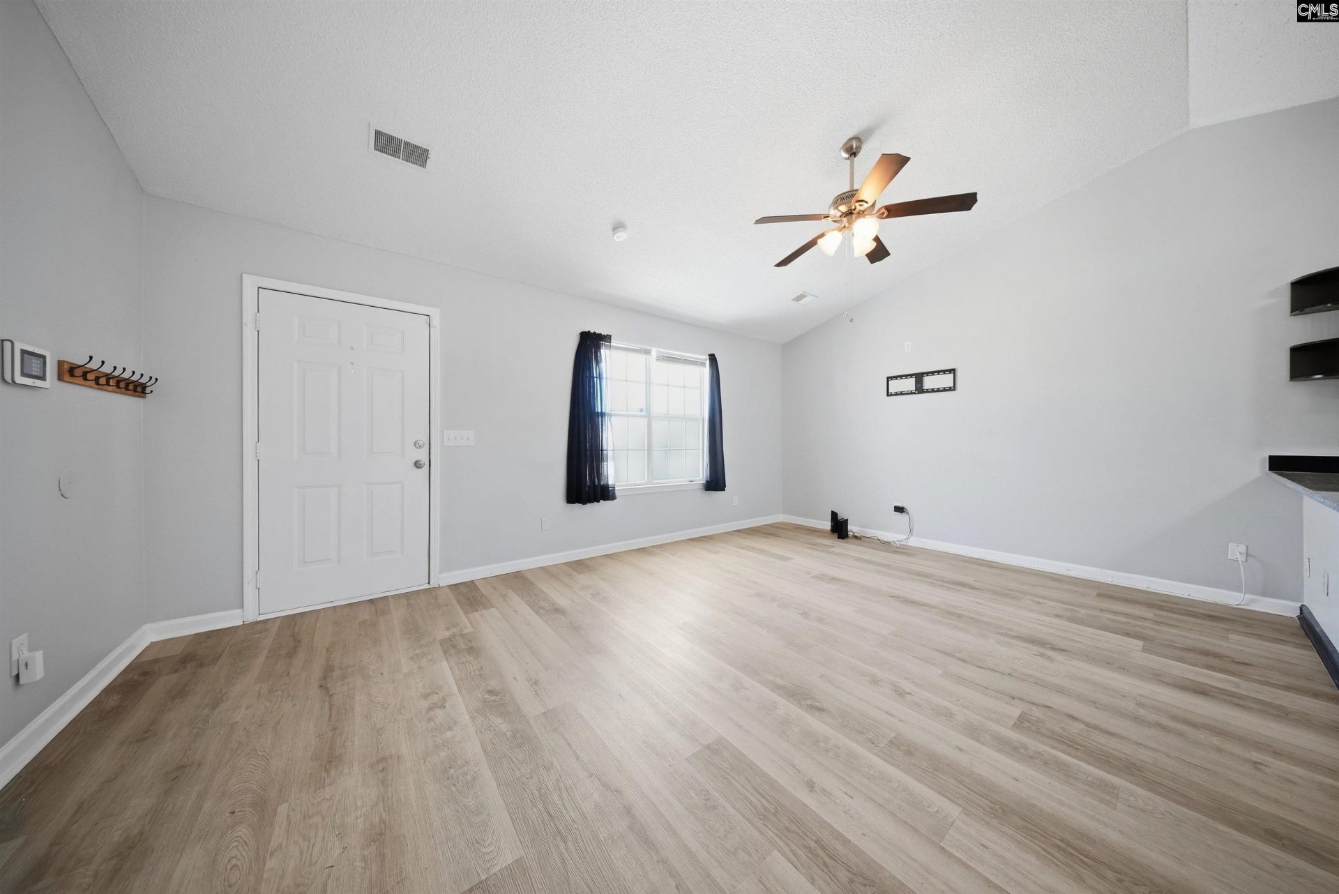 4 Thomaston  Photo 6