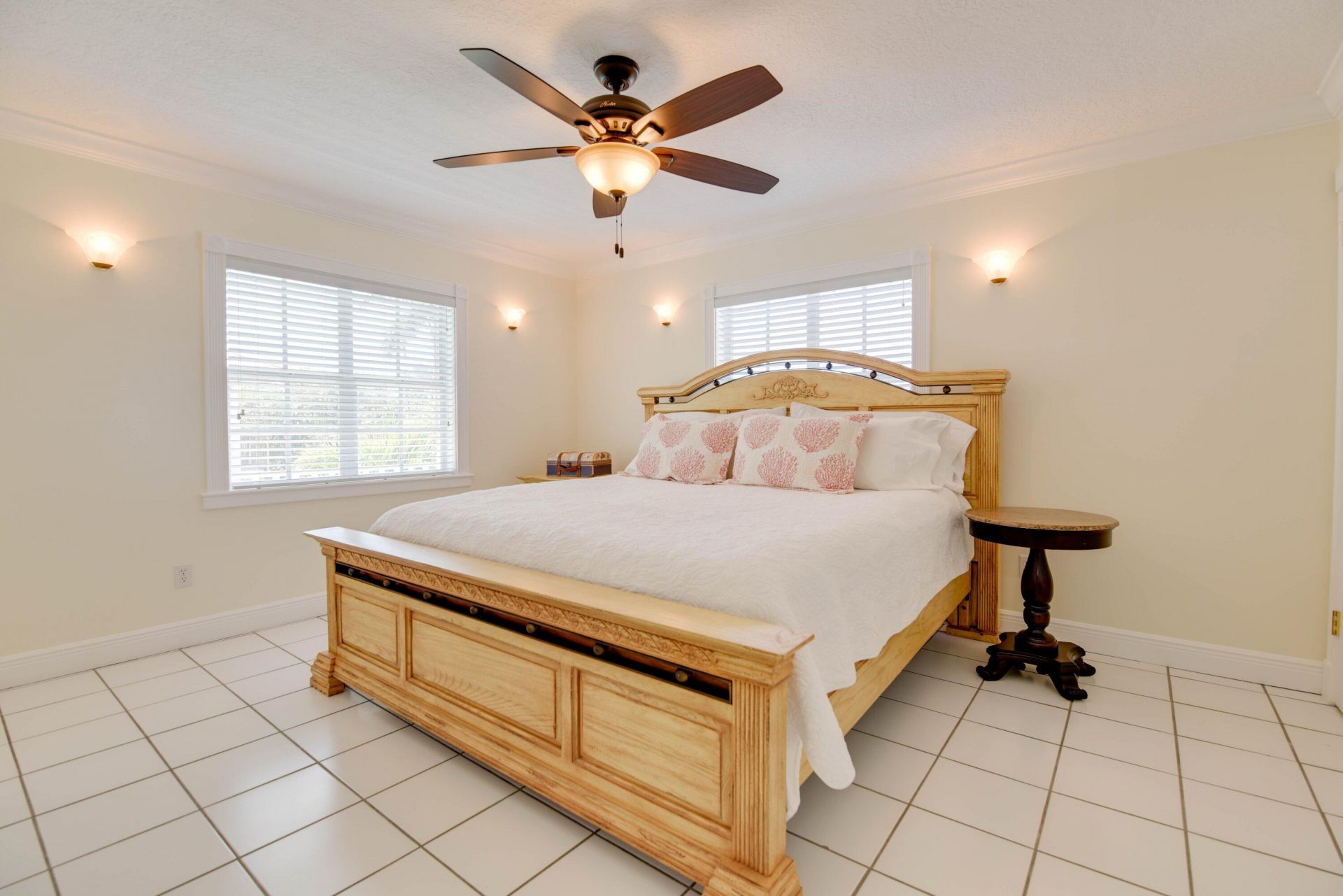 667 E Caribbean Drive, Summerland Key, FL 33042 Photo