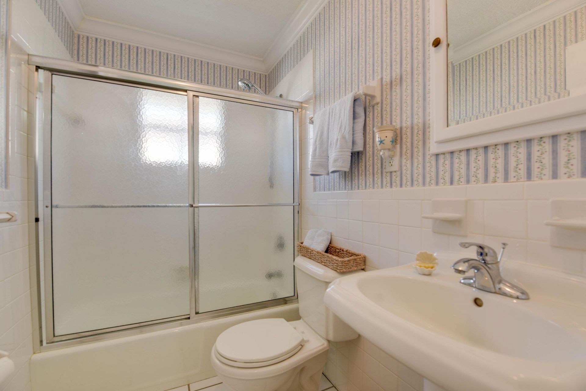 667 E Caribbean Drive, Summerland Key, FL 33042 Photo