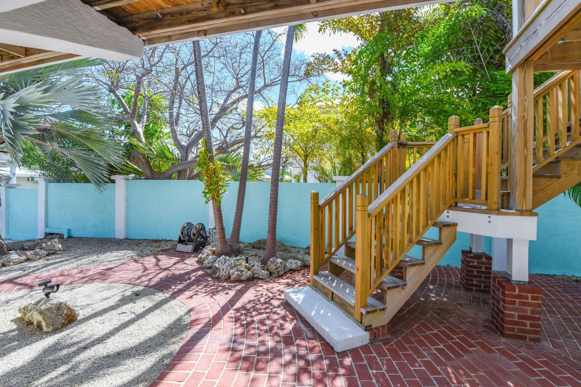 667 E Caribbean Drive, Summerland Key, FL 33042 Photo