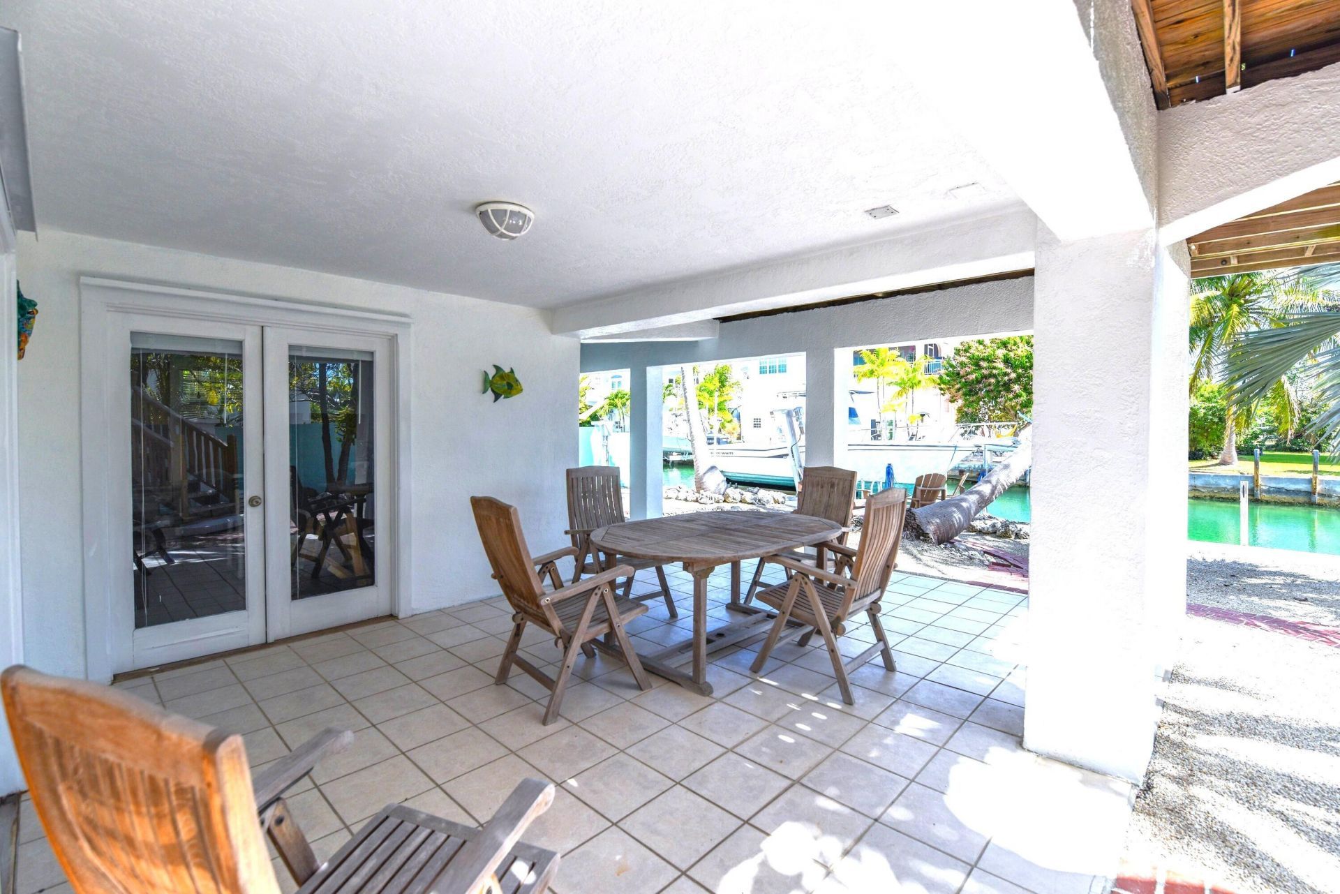 667 E Caribbean Drive, Summerland Key, FL 33042 Photo