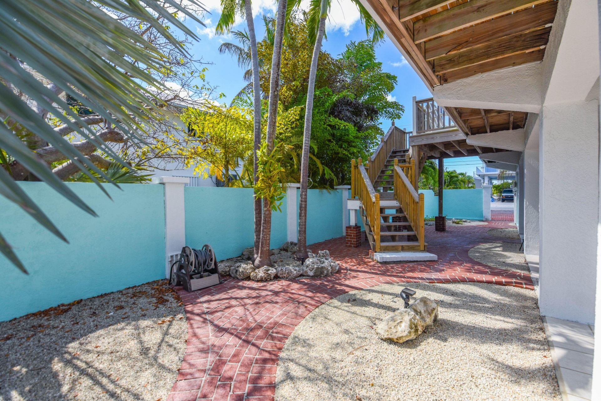 667 E Caribbean Drive, Summerland Key, FL 33042 Photo