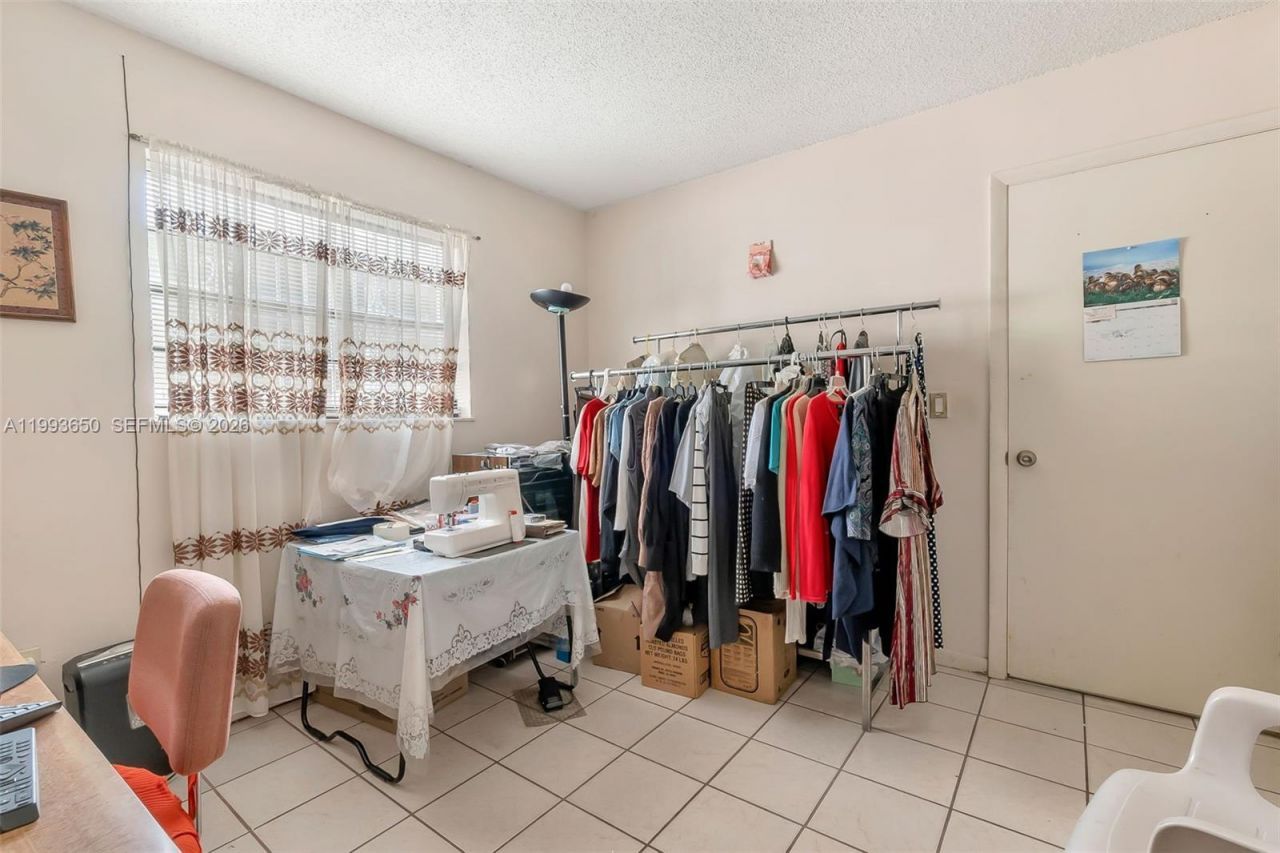 1460 W 43rd Pl , Unit 106, Hialeah, FL 33012 Photo