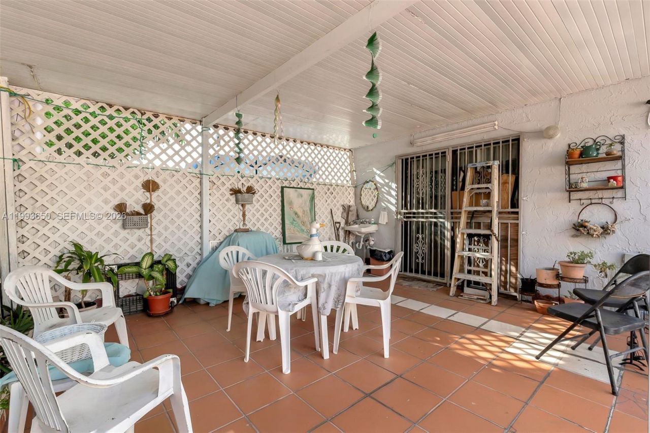 1460 W 43rd Pl , Unit 106, Hialeah, FL 33012 Photo