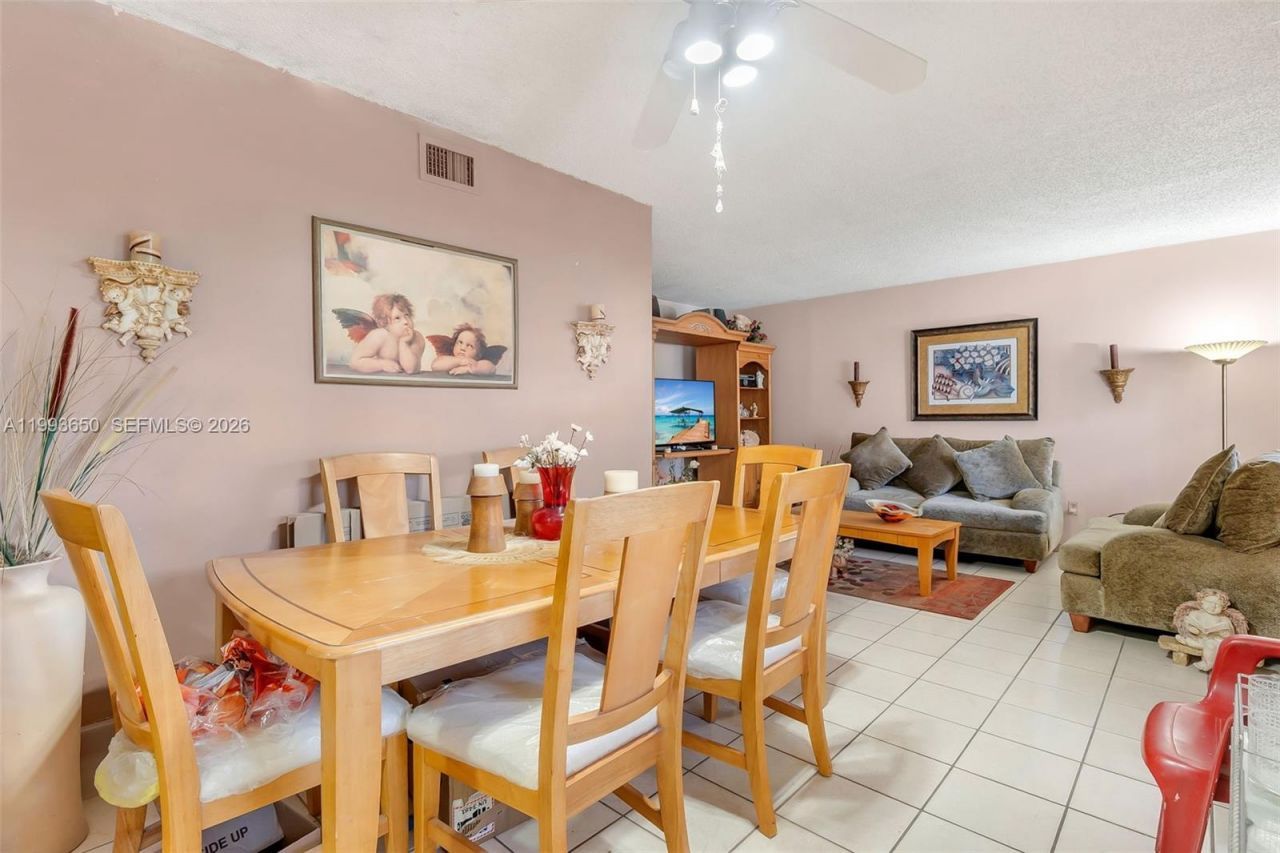 1460 W 43rd Pl , Unit 106, Hialeah, FL 33012 Photo