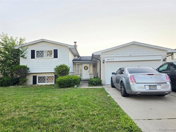 36177 Waltham Drive, Sterling Heights, MI 48310
