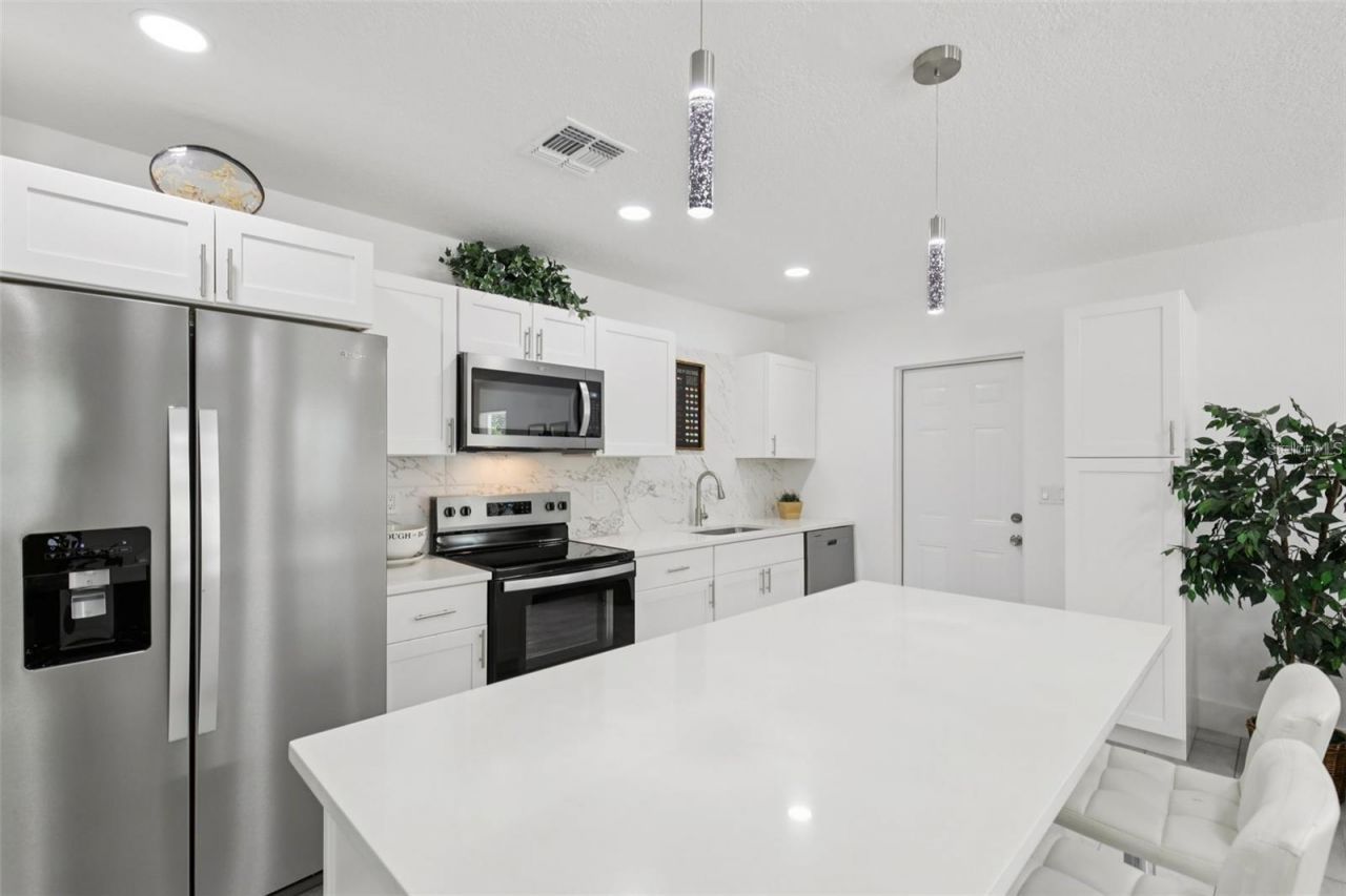 3530 Goodrich Avenue , Sarasota, FL 34234 Photo