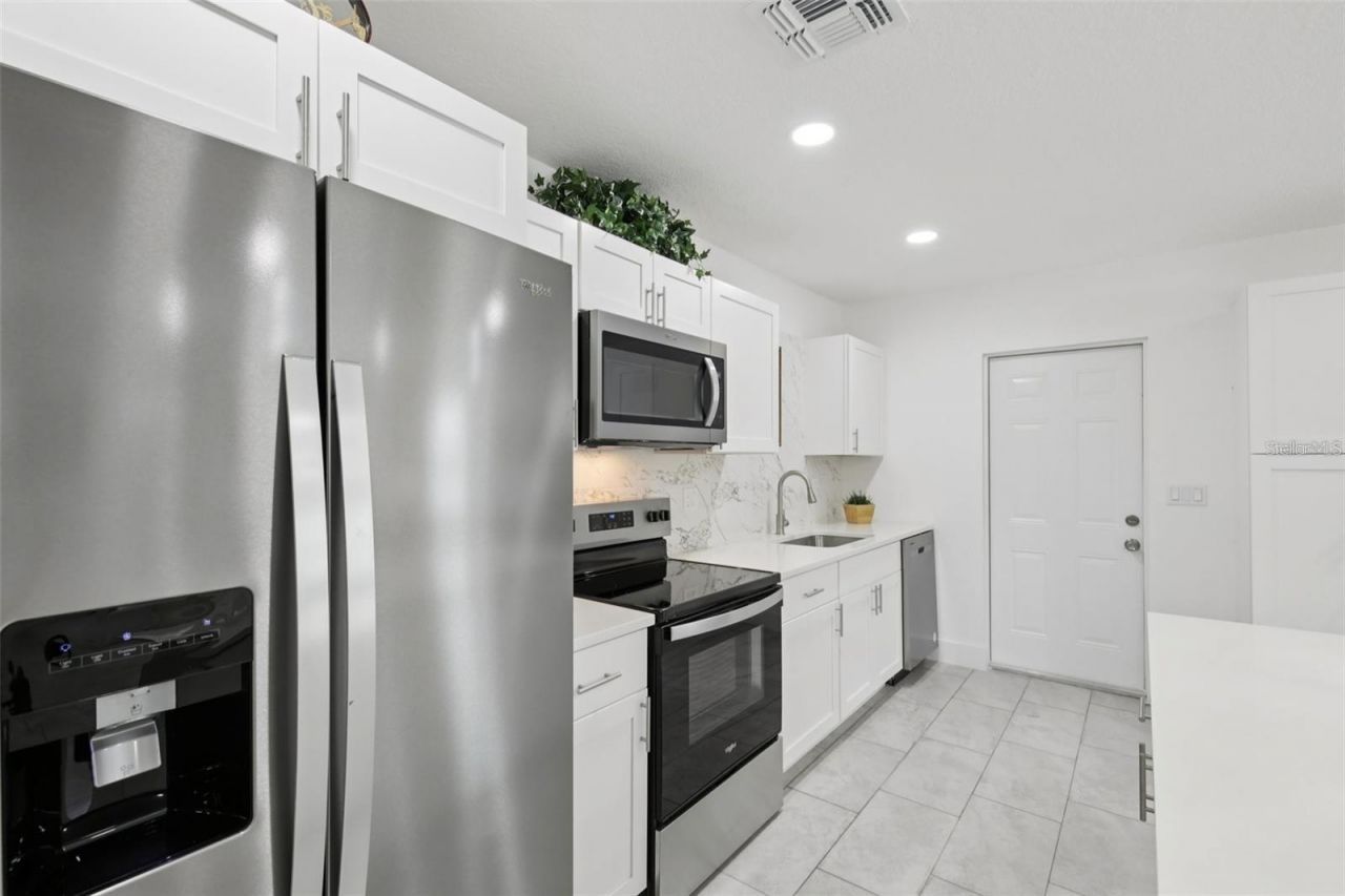 3530 Goodrich Avenue , Sarasota, FL 34234 Photo