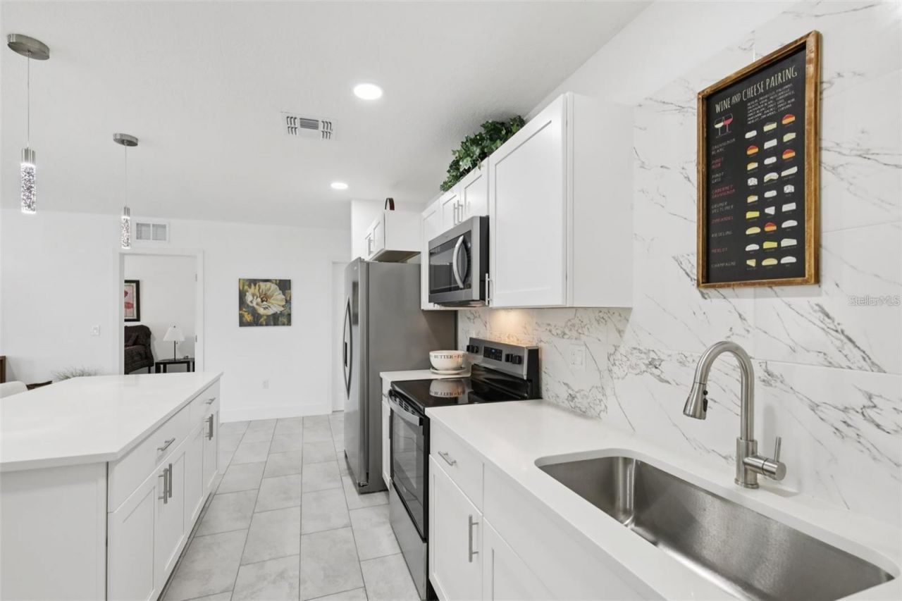 3530 Goodrich Avenue , Sarasota, FL 34234 Photo