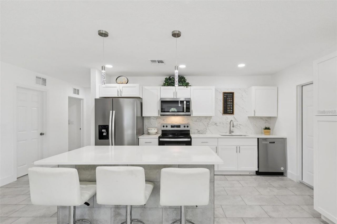 3530 Goodrich Avenue , Sarasota, FL 34234 Photo