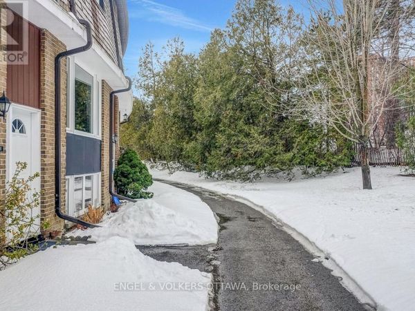 765 Springland Drive , Unit B, Ottawa, ON K1V6L9