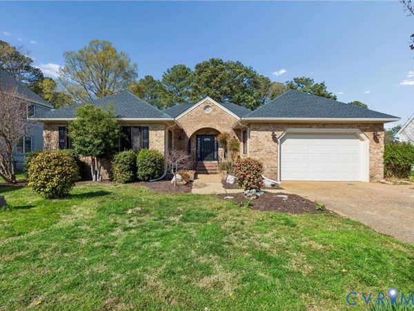 221 Wooodburn Drive, Hampton, VA 23664