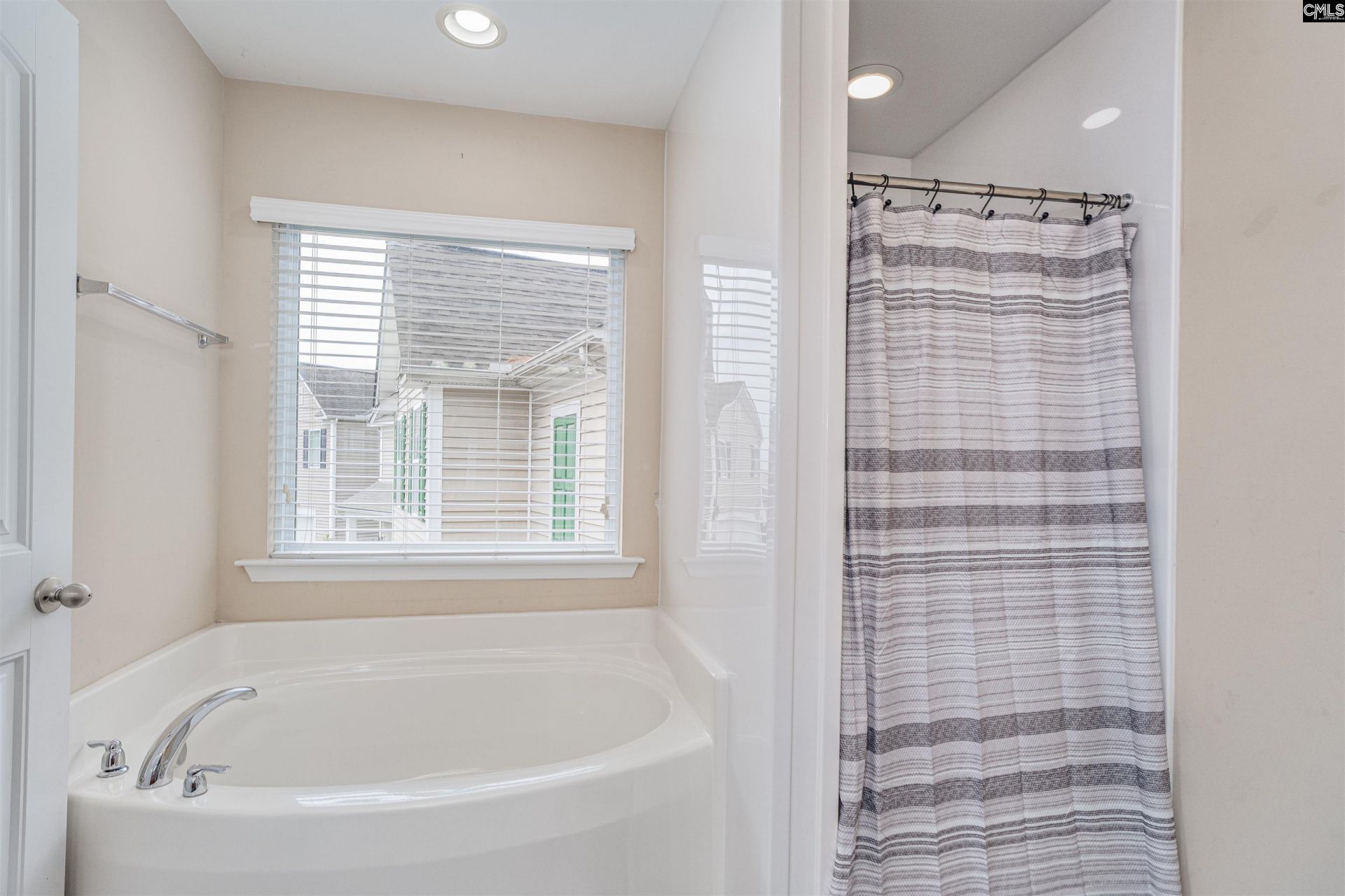 142 Whitton Court  Photo 21