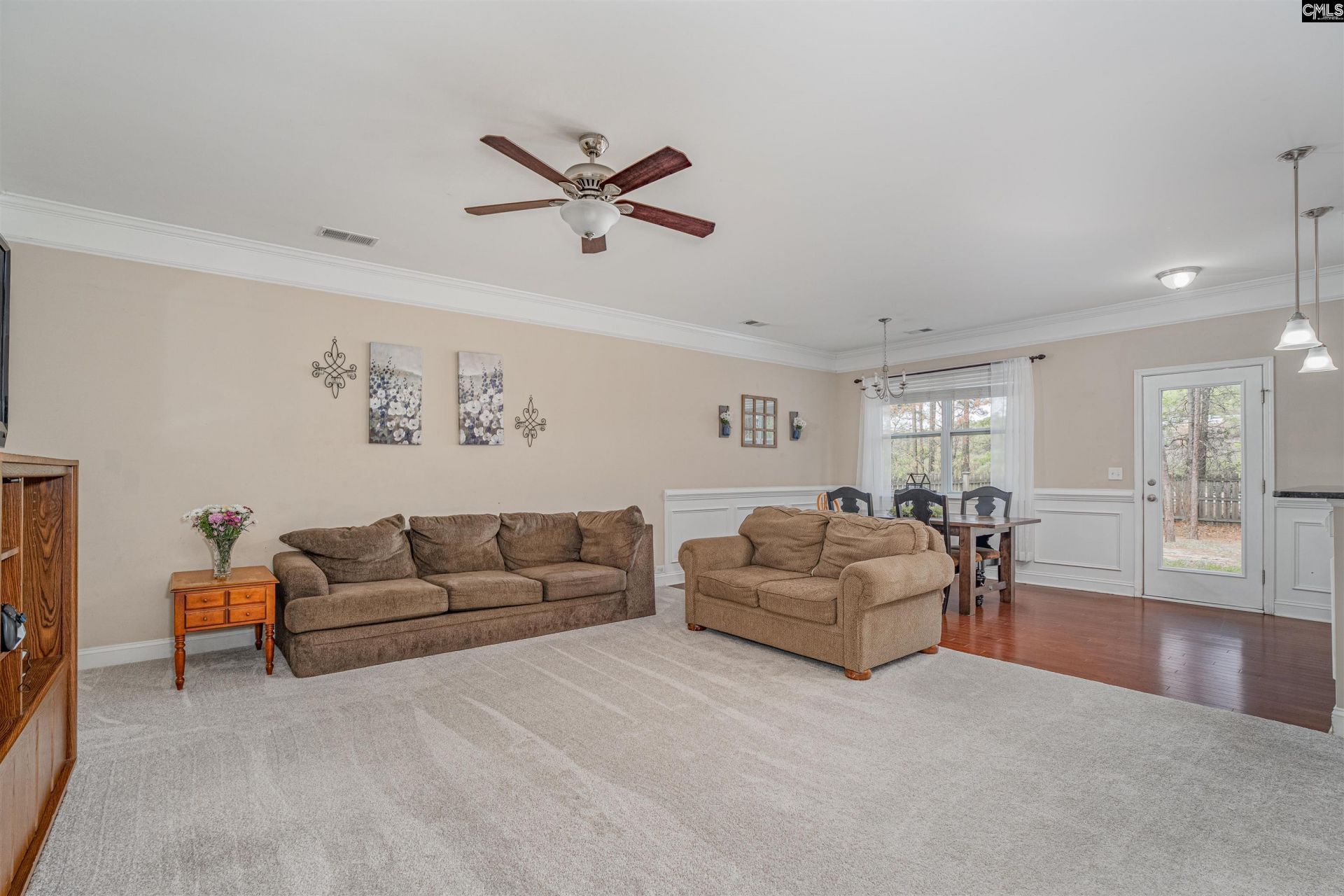 142 Whitton Court  Photo 4