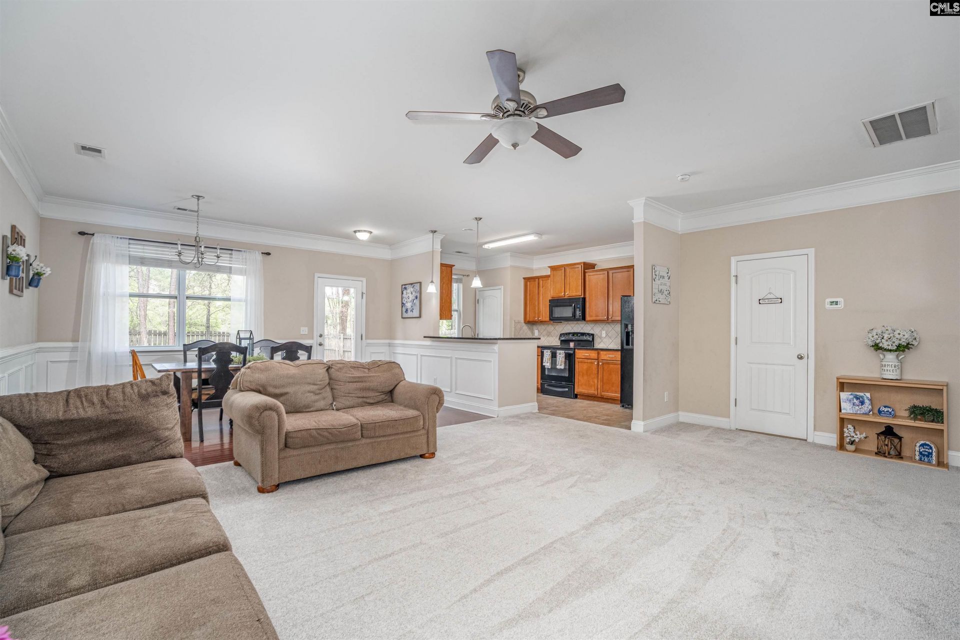 142 Whitton Court  Photo 7