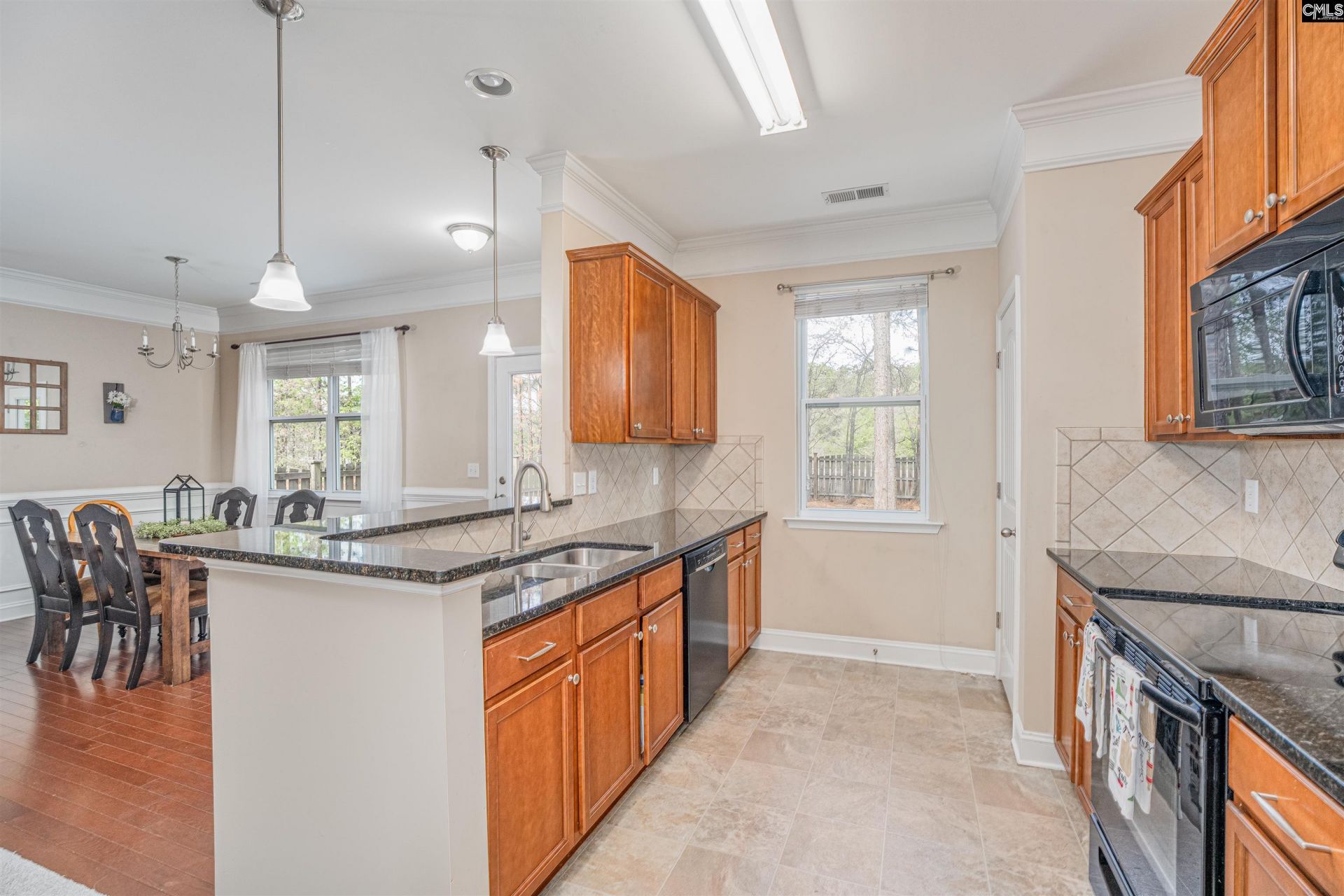 142 Whitton Court  Photo 9